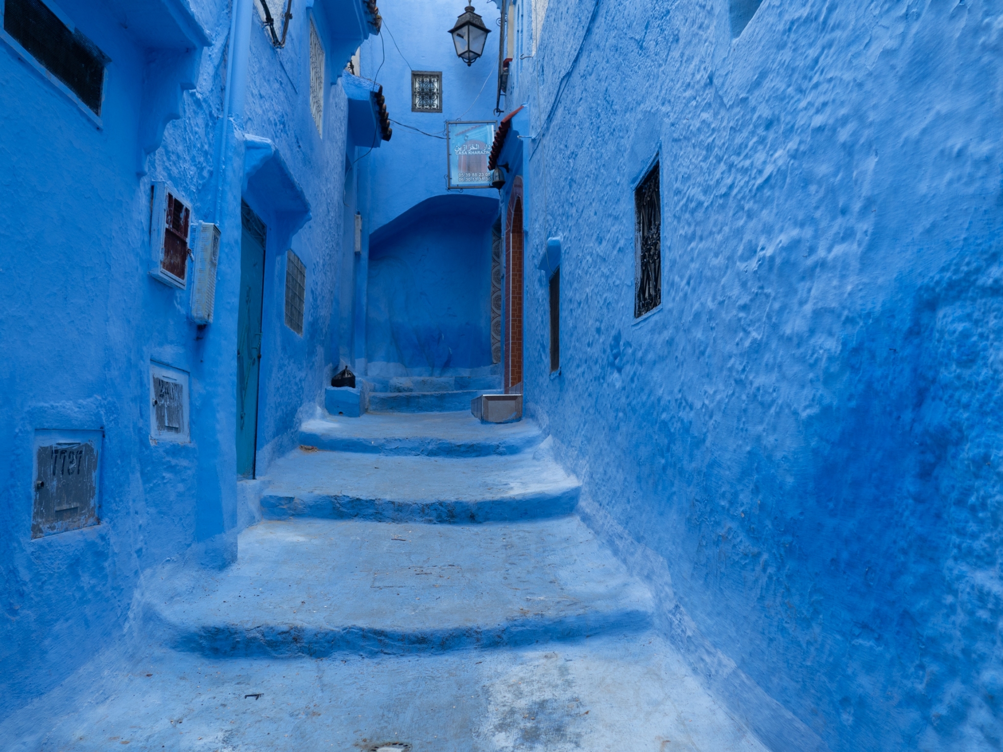 モロッコ 青い街シャウエン 絵本のような家と猫の街 たびえび